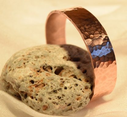 beaten copper bracelet "Gordian" 1,2 cm - Image 2