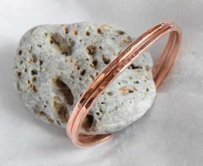 pulsera de cobre forjado con 2 hilos