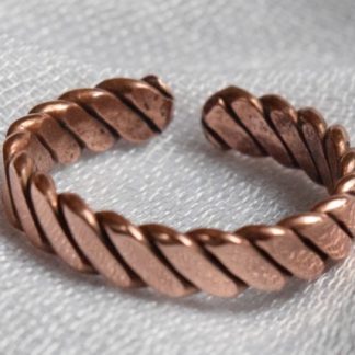 anillo de cobre trenzado