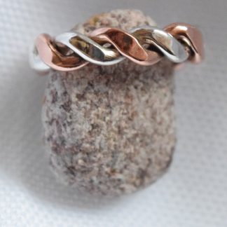 anillo entrelazado