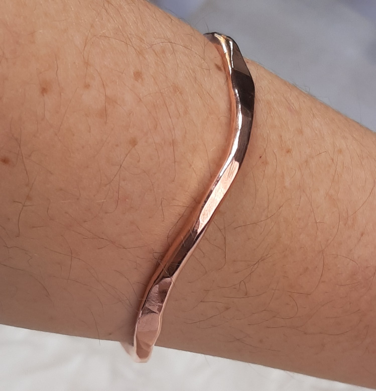 par de 2 pulseras de cobre y latón “Circus” – – artigianato in rame e metalloterapia