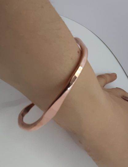 par de 2 pulseras de cobre y latón