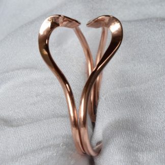 pulsera de cobre en forma de corazón