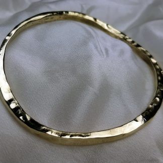 closed brass bracelet