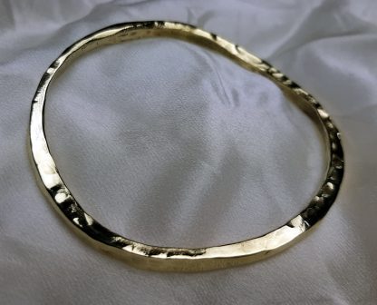 closed brass bracelet