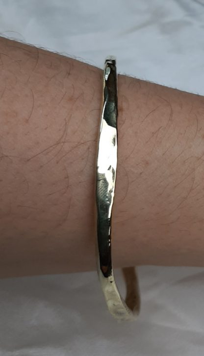 Armband mit geschlossenem Kreis