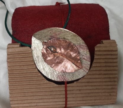 confezione regalo in cartoncino vellutato fatto a man