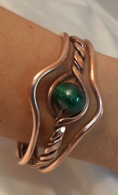 bracelet en cuivre avec malachite